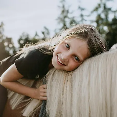 Glamping Nad Meandry * Unhošť