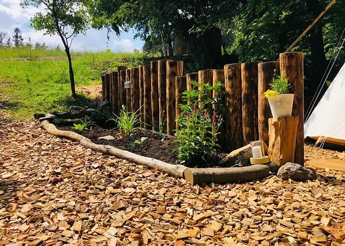 Glamping Nad Meandry Οργανωμένο κάμπινγκ Unhošť